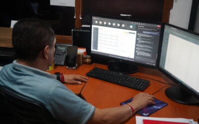 Clics que protegen: informática se actualiza contra las amenazas digitales