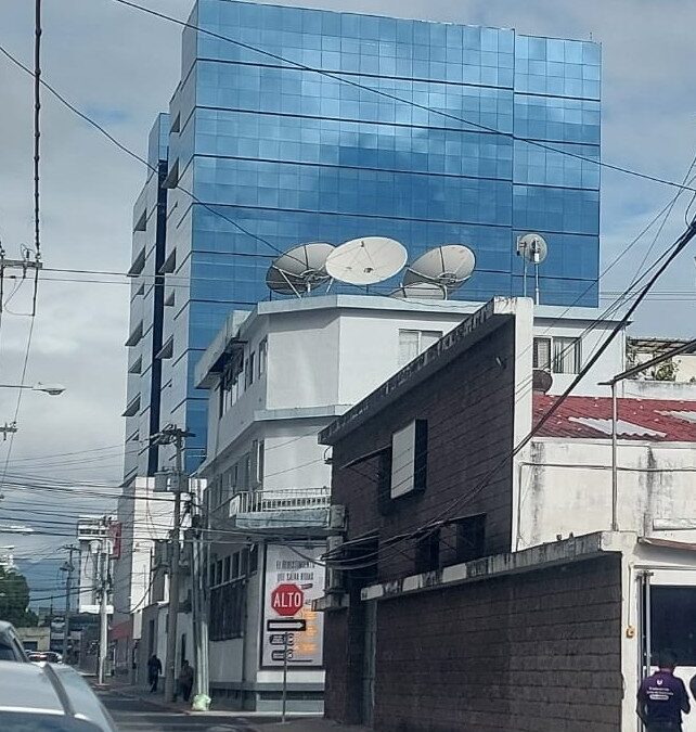Detrás de la conexión, la Unidad que vela por las telecomunicaciones que nos unen.